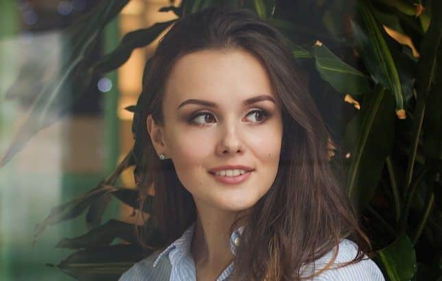  Psicóloga Aurora Sereno - Atendimento com valor Social Especialidade: Psicologia Analítica com foco em sonhos, mitos e desenvolvimento pessoal. Aurora auxilia indivíduos a desvendar os mistérios do inconsciente, promovendo um profundo autoconhecimento e a integração de diferentes aspectos da personalidade. Ideal para quem busca um caminho de autoexploração e sentido na vida. Endereço: Alameda das Constelações, 321 - Bairro dos Sonhos, Uberlândia - MG Telefone: (34) 99876-5432